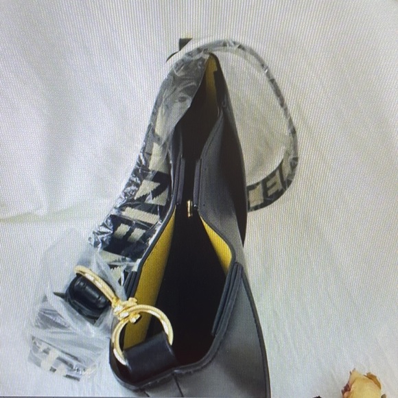 Stella McCartney Logo Crossbody Bag Black - Picture 5 of 11